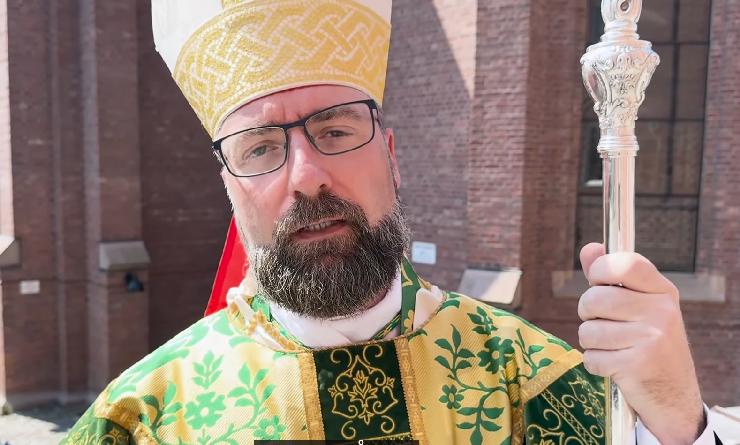 �Manteneos firmes y seguros en la unidad con el Papa�