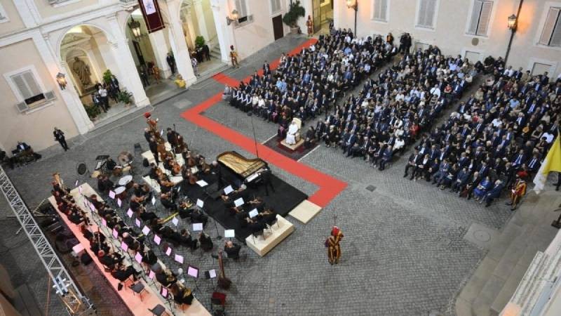 De Castel Gandolfo a Espa�a: el Papa insiste en el arte y la belleza como lenguaje que conduce a Dios