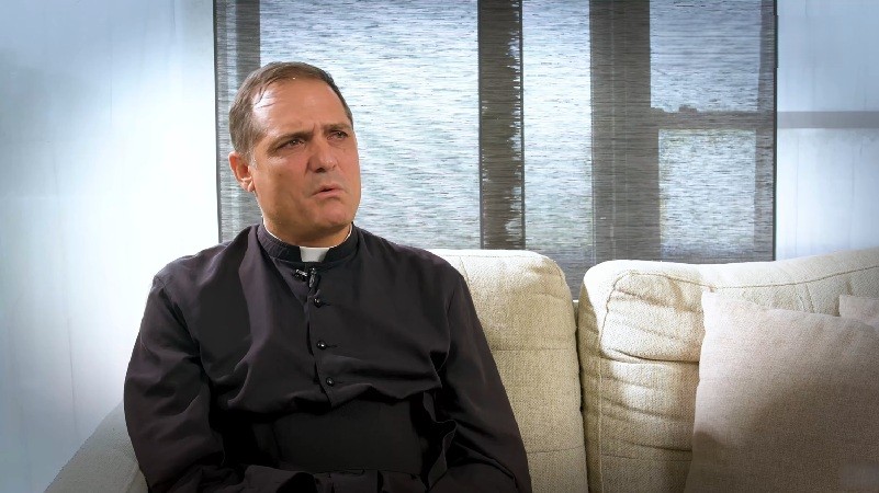 La dictadura cubana impide a un sacerdote salir del pa�s para asistir a una ordenaci�n episcopal