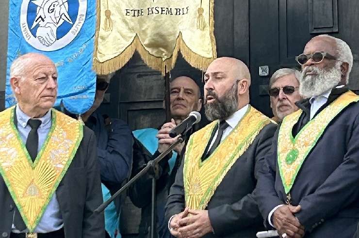 La masoner�a francesa contra la escuela privada y concertada