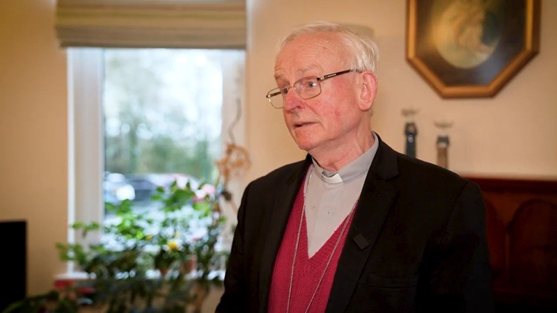 El obispo de Aberdeen declara excomulgado por cisma al rector de los Hijos del Sant�simo Redentor