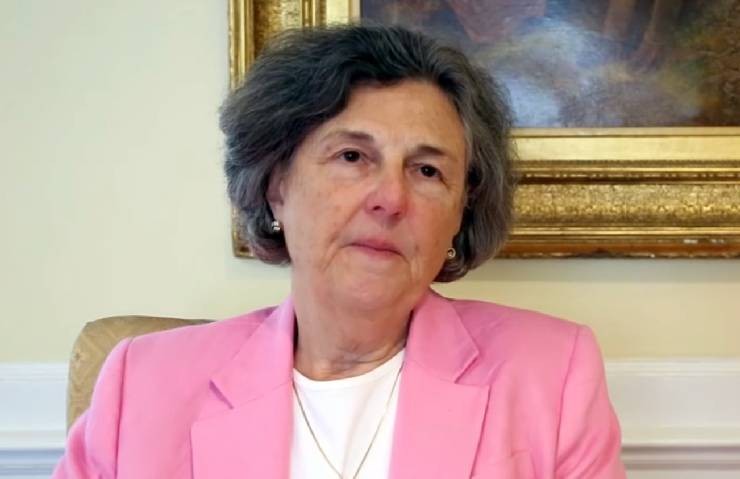 Phyllis Zagano sigue empe�ada en que habr� diaconisas