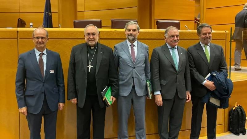 Mons. Sanz Montes, en el Senado: �La clandestinidad no, gracias�