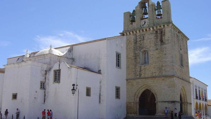 Dos semanas de adoraci�n ininterrumpida recorren las parroquias del Algarve por los seminarios