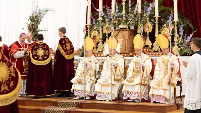 Los obispos de la FSSPX llevan adelante su impugnaci�n de los decretos del 2 de julio